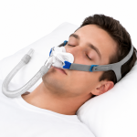 מסכת כריות אף CPAP אוניברסלית לדום נשימה בשינה – כולל רצועת ראש ו-3 זוגות סיפאפ סיליקון (S/M/L)
